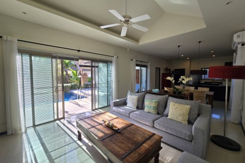 Villa in Phuket, Thailand 3 bedrooms № 138771 - photo 8