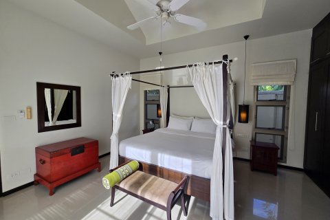 Villa in Phuket, Thailand 3 bedrooms № 138771 - photo 9