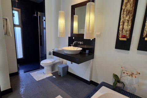 Villa in Phuket, Thailand 3 bedrooms № 138771 - photo 11