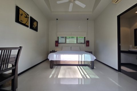 Villa in Phuket, Thailand 3 bedrooms № 138771 - photo 16