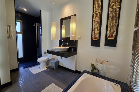 Villa in Phuket, Thailand 3 bedrooms № 138771 - photo 10