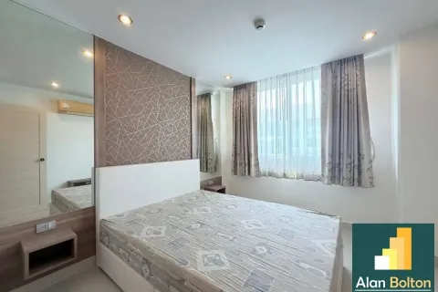 Condominio de 1 dormitorio en Jomtien Beach, Pattaya, Tailandia № 211021 - foto 2