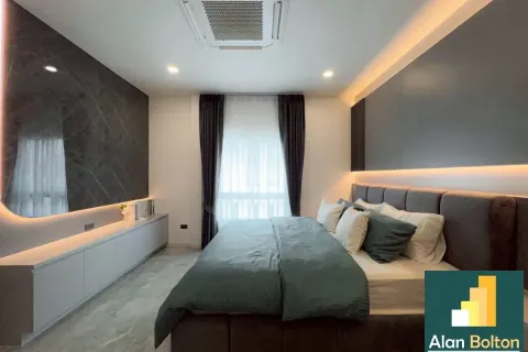 Casa de 5 dormitorios en Jomtien Beach, Pattaya, Tailandia № 211016 - foto 11