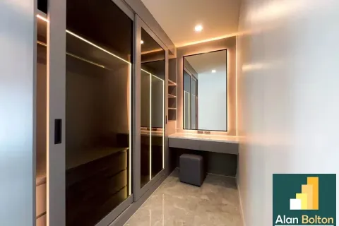Casa de 5 dormitorios en Jomtien Beach, Pattaya, Tailandia № 211016 - foto 10