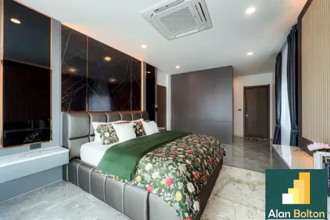 Casa de 5 dormitorios en Jomtien Beach, Pattaya, Tailandia № 211017 - foto 7