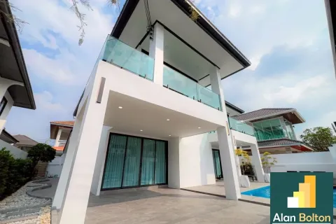 Casa de 5 dormitorios en Jomtien Beach, Pattaya, Tailandia № 211017 - foto 3