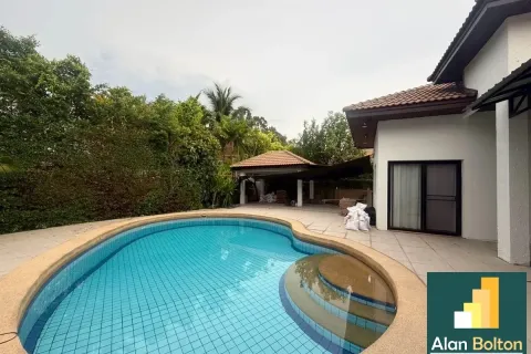Casa de 4 dormitorios en Pattaya, Tailandia № 211015 - foto 12