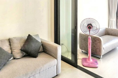 Condo in Bangkok, Thailand, 1 bedroom  № 119527 - photo 3
