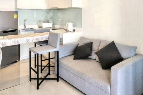 Condo in Bangkok, Thailand, 1 bedroom  № 119527 - photo 2
