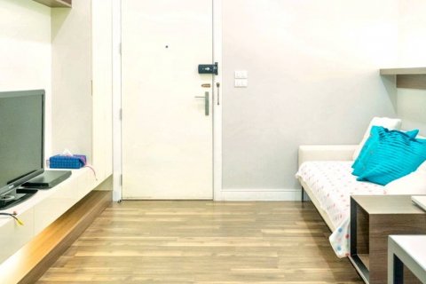 Condo in Bangkok, Thailand, 1 bedroom  № 119526 - photo 2