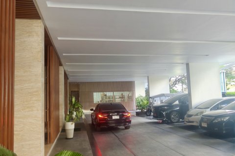 Condo in Watthana, Bangkok, Thailand, 3 bedrooms  № 147620 - photo 23