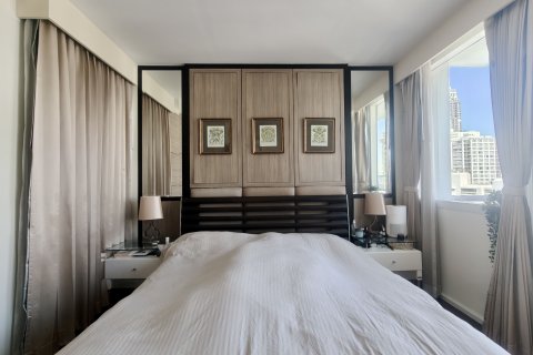 Condo in Watthana, Bangkok, Thailand, 3 bedrooms  № 147620 - photo 2