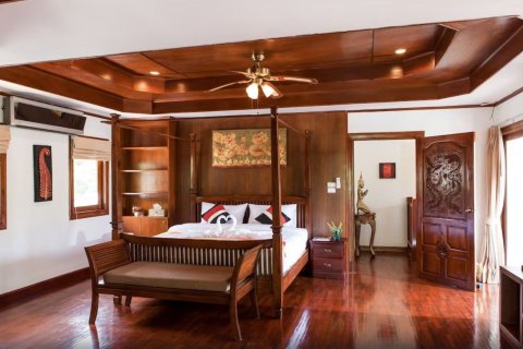 Villa in Ko Samui, Thailand 4 bedrooms № 154437 - photo 14