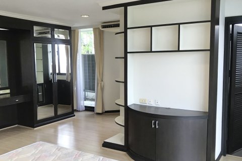 Condo à Watthana, Bangkok, Thaïlande, 2 chambres № 200536 - photo 18