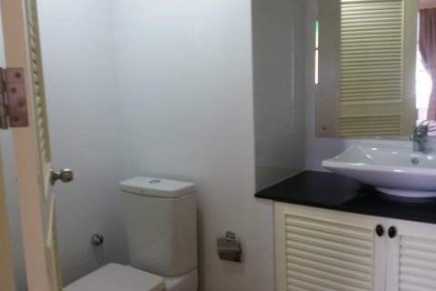 Condo à Watthana, Bangkok, Thaïlande, 2 chambres № 200536 - photo 13