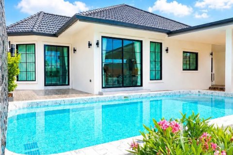 Villa in Pattaya, Thailand 4 bedrooms № 202160