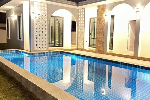 Вилла в Хуа Хине, Таиланд с 3 спальнями  № 158500