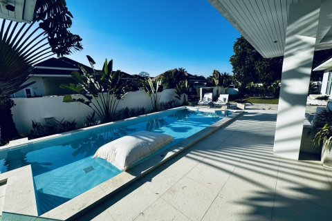 House in Hua Hin, Thailand 4 bedrooms № 158499 - photo 22