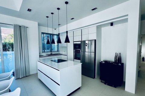 House in Hua Hin, Thailand 4 bedrooms № 158499 - photo 17