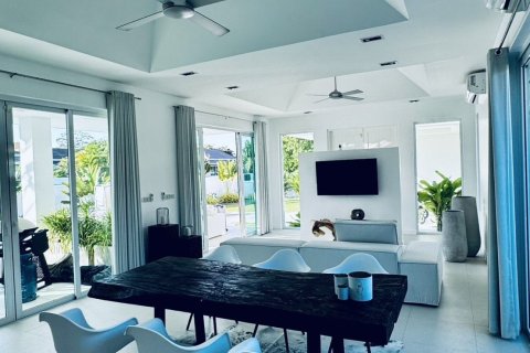 House in Hua Hin, Thailand 4 bedrooms № 158499 - photo 14