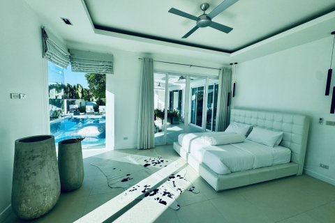 House in Hua Hin, Thailand 4 bedrooms № 158499 - photo 25