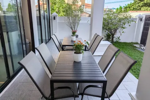 House in Pattaya, Thailand 7 bedrooms № 158503 - photo 9