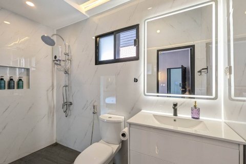 House in Pattaya, Thailand 7 bedrooms № 158503 - photo 26