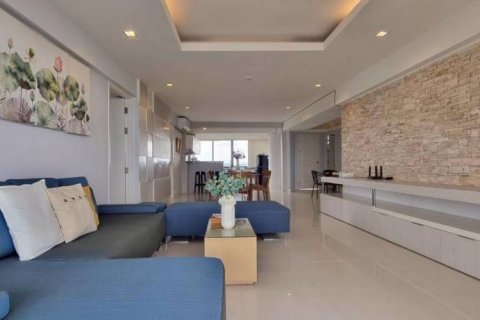 Кондоминиум с 3 спальнями в Саттахипе, Таиланд № 144659 - фото 2