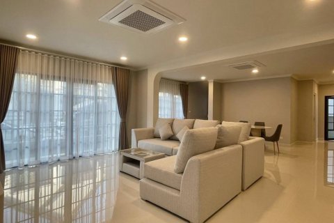 Дом в Бангкоке, Таиланд с 4 спальнями  № 144663 - фото 8