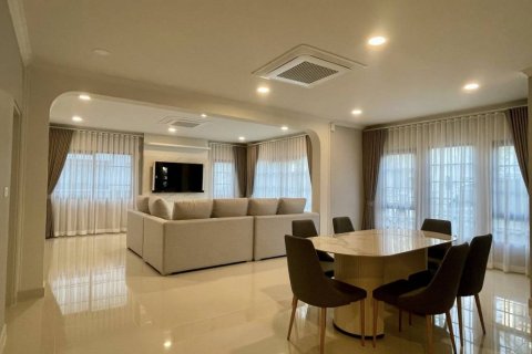 Дом в Бангкоке, Таиланд с 4 спальнями  № 144663 - фото 3