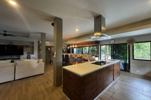 Villa in Ko Samui, Thailand 5 bedrooms № 144661 - photo 9