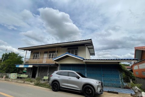 Maison à Nakhon Sawan, Thaïlande 5 chambres № 171818 - photo 1