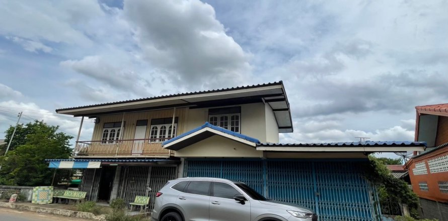 Maison à Nakhon Sawan, Thaïlande 5 chambres № 171818