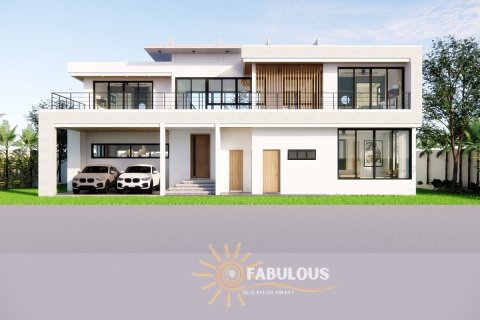 Villa in Rawai, Thailand 4 bedrooms № 179560 - photo 2