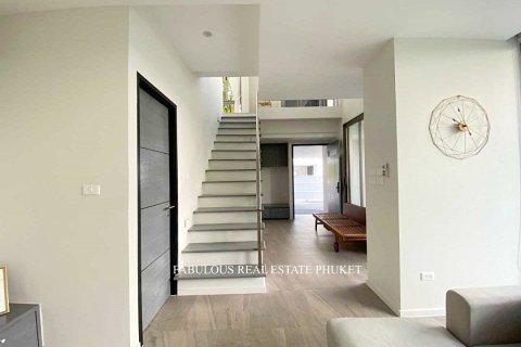 Villa in Bang Tao, Thailand 4 bedrooms № 179564 - photo 17