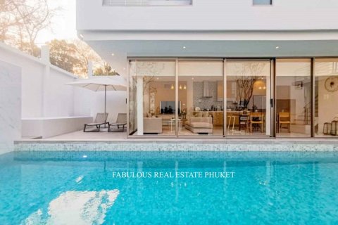 Villa in Bang Tao, Thailand 4 bedrooms № 179564 - photo 14