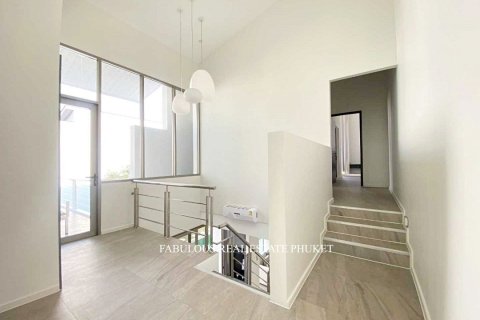 Villa in Bang Tao, Thailand 4 bedrooms № 179564 - photo 3