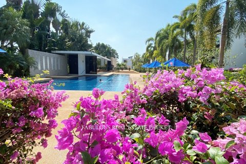 Villa in Bang Tao, Thailand 3 bedrooms № 179565 - photo 2