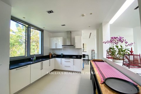 Villa in Bang Tao, Thailand 3 bedrooms № 179565 - photo 12