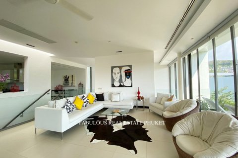Villa in Bang Tao, Thailand 3 bedrooms № 179565 - photo 11