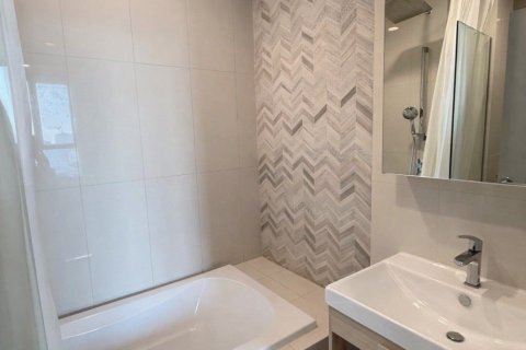 Studio in the Condo in Khlong Toei, Bangkok, Thailand  № 162073 - photo 4