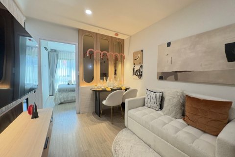 Eigentumswohnung in Bangkok, Thailand, 1 Schlafzimmer № 222351 - Foto 2