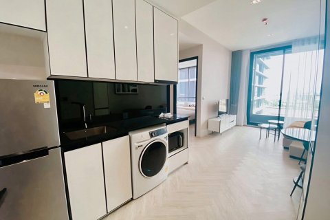 Кондоминиум с 2 спальнями в Кхлонг Сане, Бангкок, Таиланд № 163566 - фото 2