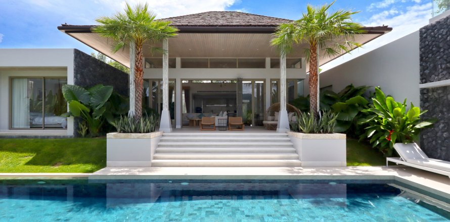 Villa in Phuket, Thailand 4 bedrooms № 163565