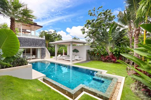 Villa in Phuket, Thailand 4 bedrooms № 163565 - photo 2