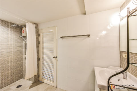 Condo à Bangkok, Thaïlande, 3 chambres № 184389 - photo 8