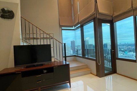 Studio in the Condo in Khlong Toei, Bangkok, Thailand № 152062 - photo 2