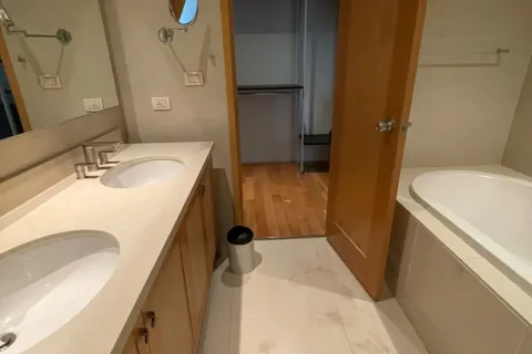 Studio in the Condo in Khlong Toei, Bangkok, Thailand № 152062 - photo 10