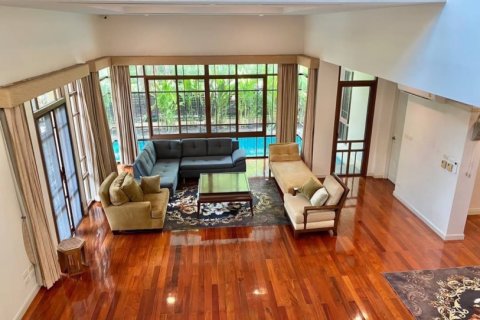 Villa in Bangkok, Thailand 4 bedrooms № 120392 - photo 8