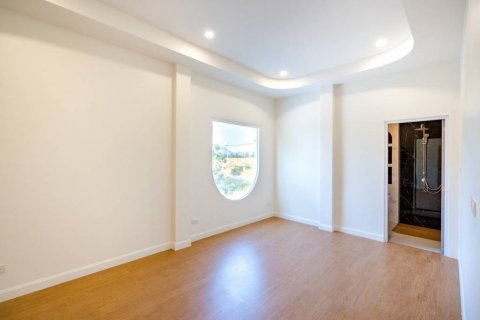 Villa in Hua Hin, Thailand 4 bedrooms № 120406 - photo 3